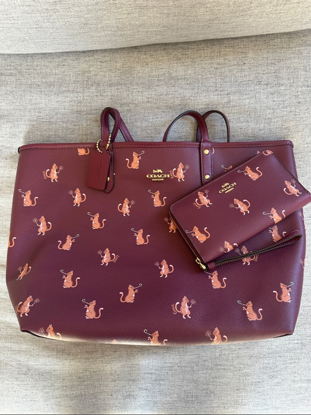 Coach Reversible City Tote Cat Print and Matching Wristlet - Limited Edition